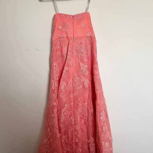 Elegant Pink Strapless Lace Dress - Picture 12 of 12